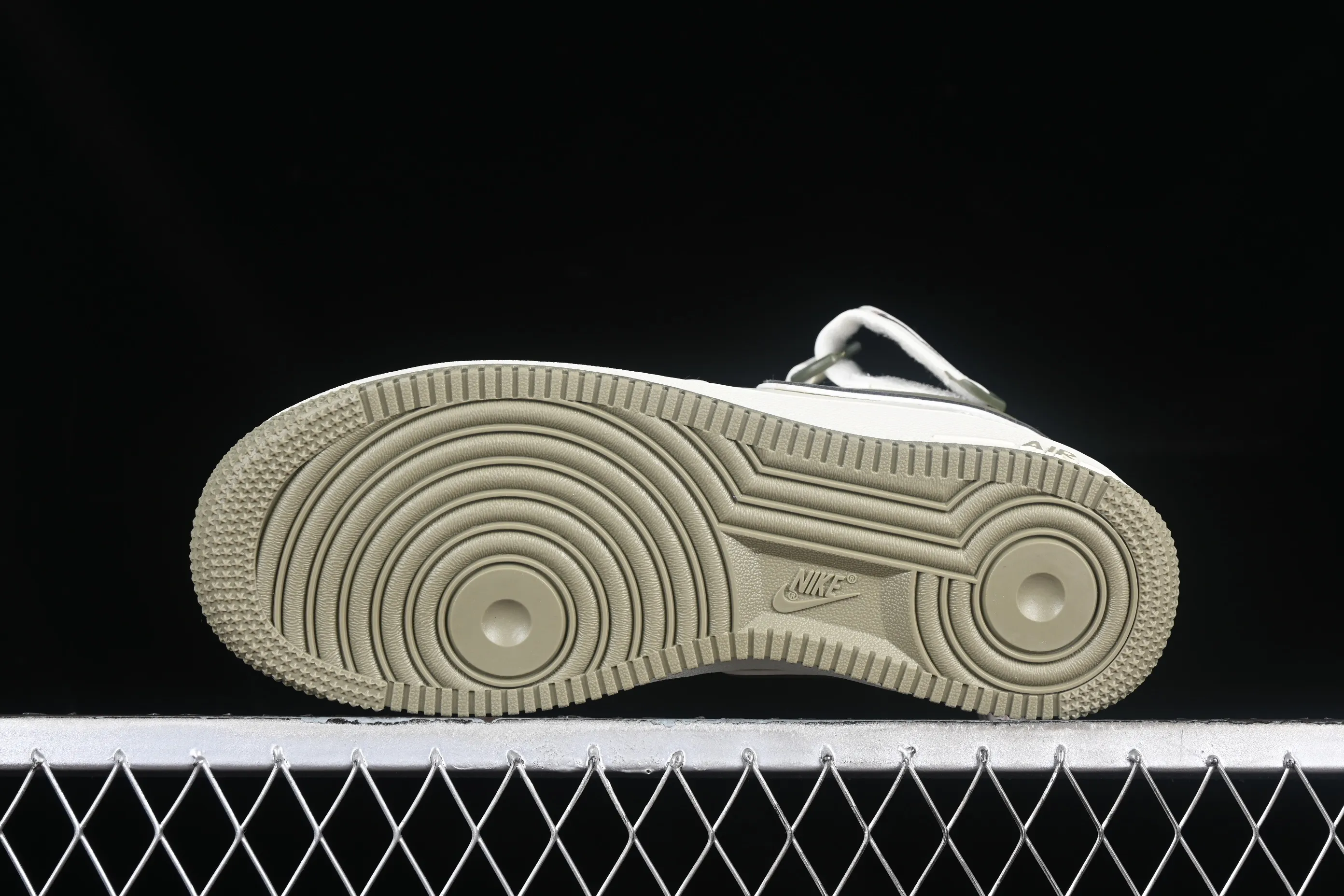 All categories Nk Air Force 1 Air Force series Nk Air Force 1 Mid Air Force mid-top Nk Air Force 1'07 Mid beige green hook Starry Air Force One mid-top casual sneakers SH0235-577